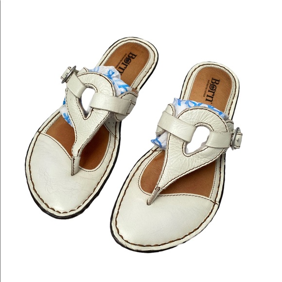 BORN Ladies White Leather Slip on Thong Sandals Size 7M - Picture 2 of 9